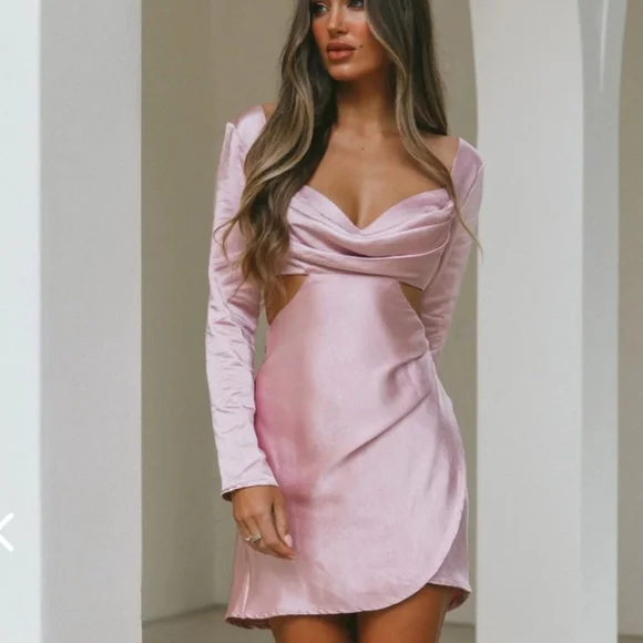 Shaken Not Stirred Cut-Out Waist Long Sleeve Pleat Mini Dress Blush - Picture 2 of 12